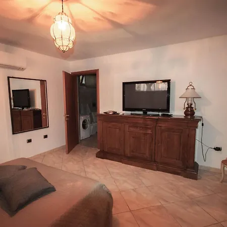 Gallo - Seminterrato Luminoso Nyaraló